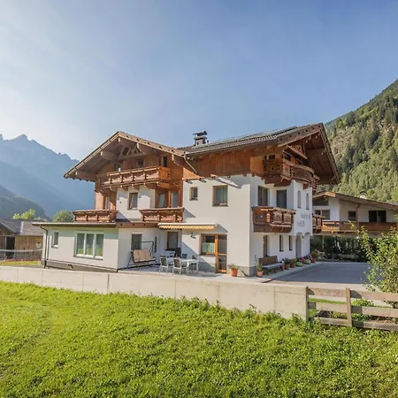 In Neustift With A Storage Apartamento